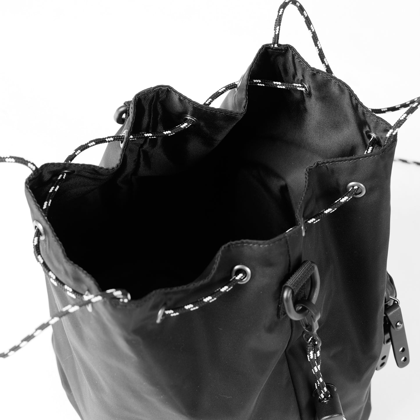25SS_POUCH(TLS-000-251030)